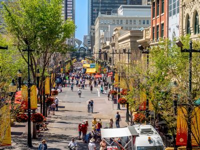 Stephen Avenue: Historically Enriched Entertainment District