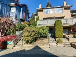 Main Photo: 33 900 W 17TH Street in North Vancouver: Mosquito Creek Townhouse for sale in "Foxwood Hills" : MLS®# R2784948