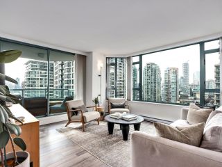 Photo 1: 1903 888 HAMILTON Street in Vancouver: Downtown VW Condo for sale in "Rosedale Garden" (Vancouver West)  : MLS®# R2859024
