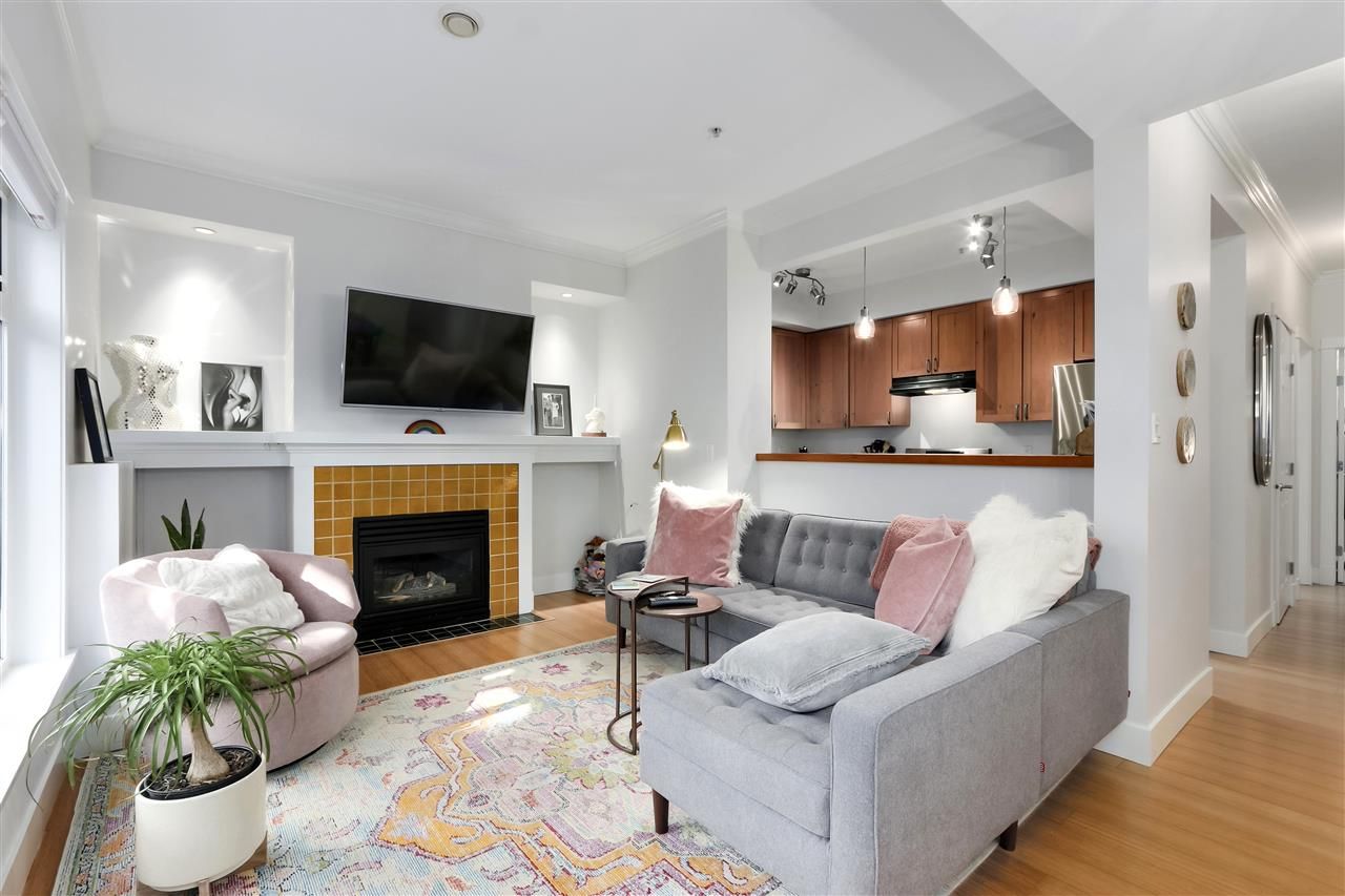 Main Photo: 357 W 11TH AVENUE in Vancouver: Mount Pleasant VW Townhouse for sale (Vancouver West)  : MLS®# R2474655