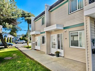 Photo 1: 40 4955 57 Street in Delta: Hawthorne Townhouse for sale in "THE OASIS" (Ladner)  : MLS®# R2884046