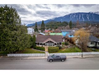 Photo 70: 311 FRONT STREET in Kaslo: House for sale : MLS®# 2476442