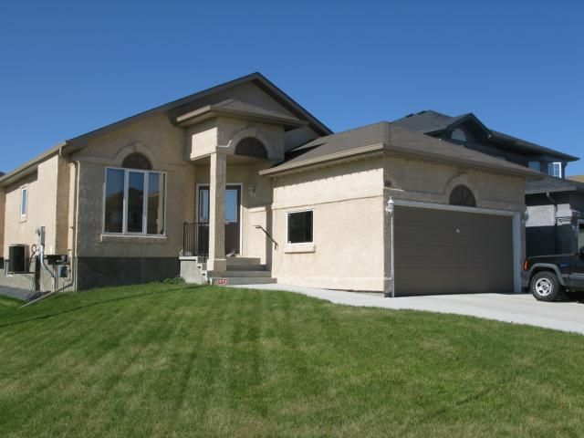 Main Photo: 68 BESSBORO Street North in WINNIPEG: Fort Garry / Whyte Ridge / St Norbert Residential for sale (South Winnipeg)  : MLS®# 1105728
