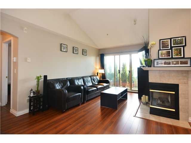 Main Photo: 409 210 ELEVENTH Street in New Westminster: Uptown NW Condo for sale in "DISCOVERY REACH" : MLS®# V1042242