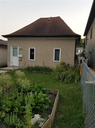 Photo 1: 264 Trent Avenue in Winnipeg: East Kildonan Residential for sale (3D)  : MLS®# 202221999