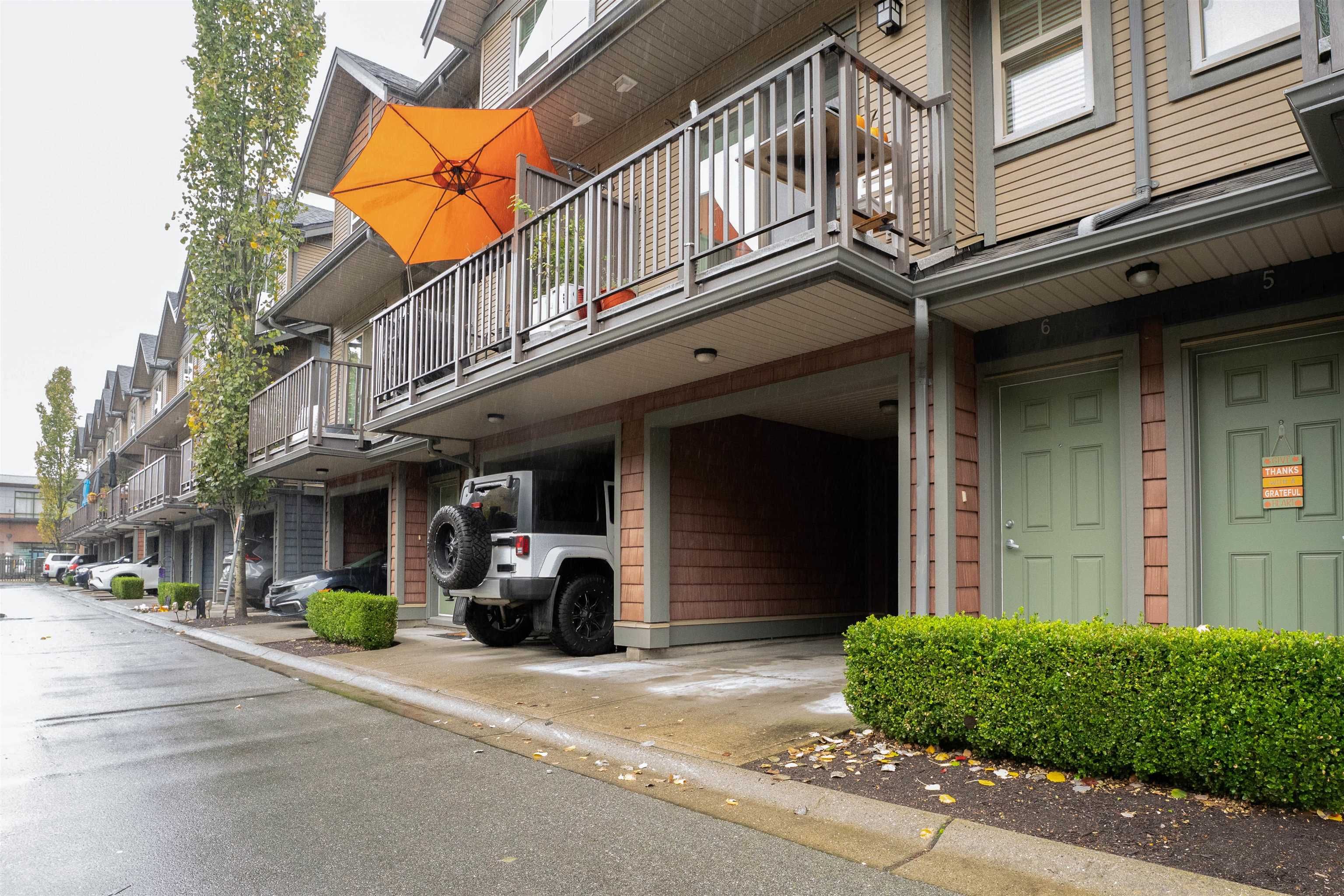 Main Photo: 6 7121 192 Street in Surrey: Clayton Townhouse for sale in "ALLEGRO" (Cloverdale)  : MLS®# R2836005