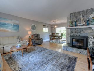 Photo 5: 4891 Lochside Dr in Saanich: SE Cordova Bay House for sale (Saanich East)  : MLS®# 915101