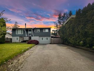 Photo 2: 5050 205A Street in Langley: Langley City House for sale : MLS®# R2775047