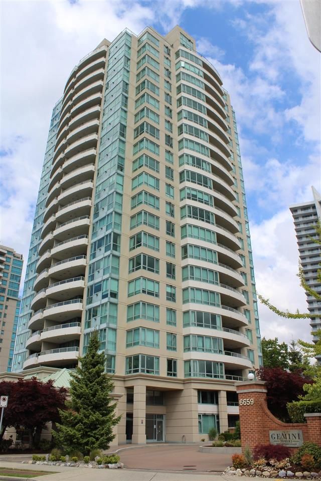 FEATURED LISTING: 1104 - 6659 SOUTHOAKS Crescent Burnaby