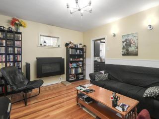 Photo 4: 4752 VICTORIA DRIVE in Vancouver: Victoria VE House for sale (Vancouver East)  : MLS®# R2406060