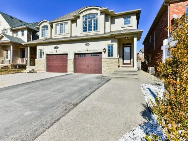 Main Photo: 2461 Felhaber Cres in Oakville: Iroquois Ridge North Freehold for sale : MLS®# W4071981