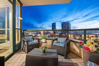 Main Photo: DOWNTOWN Condo for sale : 2 bedrooms : 555 Front St #904 in San Diego