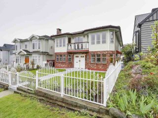 Photo 1: 3064 KITCHENER Street in Vancouver: Renfrew VE House for sale (Vancouver East)  : MLS®# R2161976
