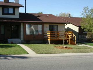 Photo 2:  in CALGARY: Glenbrook Residential Attached for sale (Calgary)  : MLS®# C3210982