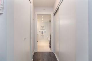 Photo 14: 300 160 W 3RD STREET in North Vancouver: Lower Lonsdale Condo for sale : MLS®# R2399108