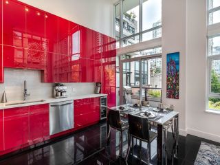 Photo 11: 402 988 RICHARDS Street in Vancouver: Yaletown Condo for sale in "Tribeca Lofts" (Vancouver West)  : MLS®# R2821051