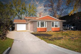Photo 1: 119 Knightsbridge Drive in Winnipeg: Meadowood Residential for sale (2E)  : MLS®# 202225160