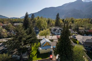 Photo 19: 38738 BUCKELY Avenue in Squamish: Dentville House for sale : MLS®# R2770958