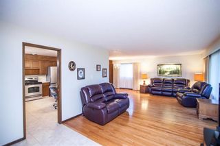 Photo 6: 22 Madrigal Close in Winnipeg: Maples Residential for sale (4H)  : MLS®# 202023191