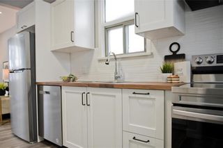 Photo 8: 376 Kimberly Avenue in Winnipeg: East Kildonan Residential for sale (3D)  : MLS®# 202401068