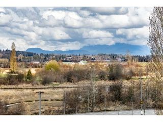 Photo 7: 424- 5655 210A Street in Langley: Salmon River Condo for sale : MLS®# R2351082