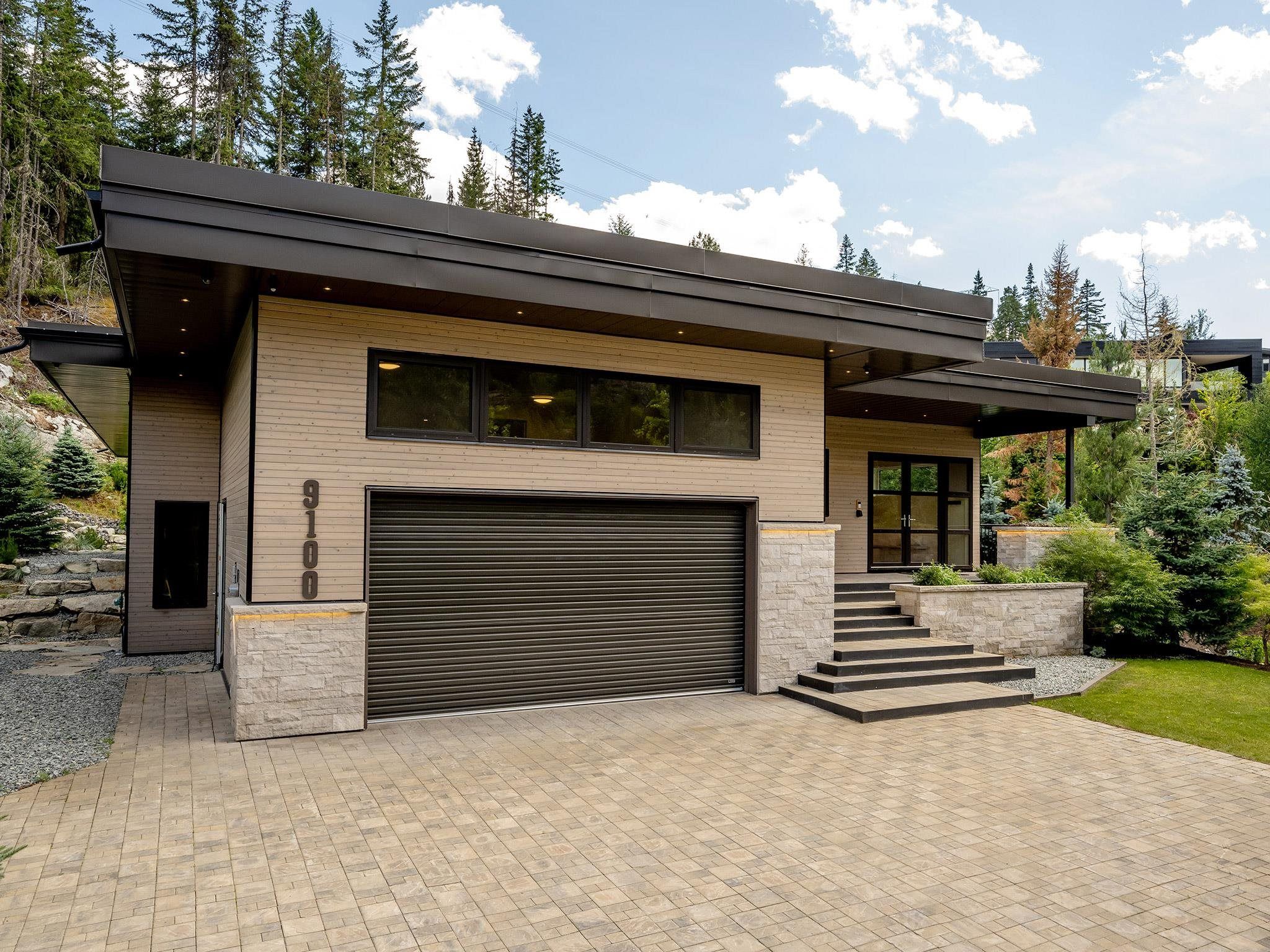 Main Photo: 9100 CORDUROY RUN Court in Whistler: WedgeWoods House for sale in "Wedge Woods" : MLS®# R2842338