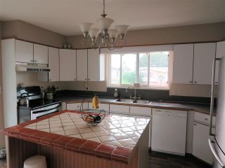 Photo 11: 6532 WILTSHIRE Street in Sardis: Sardis West Vedder Rd House for sale : MLS®# R2324950