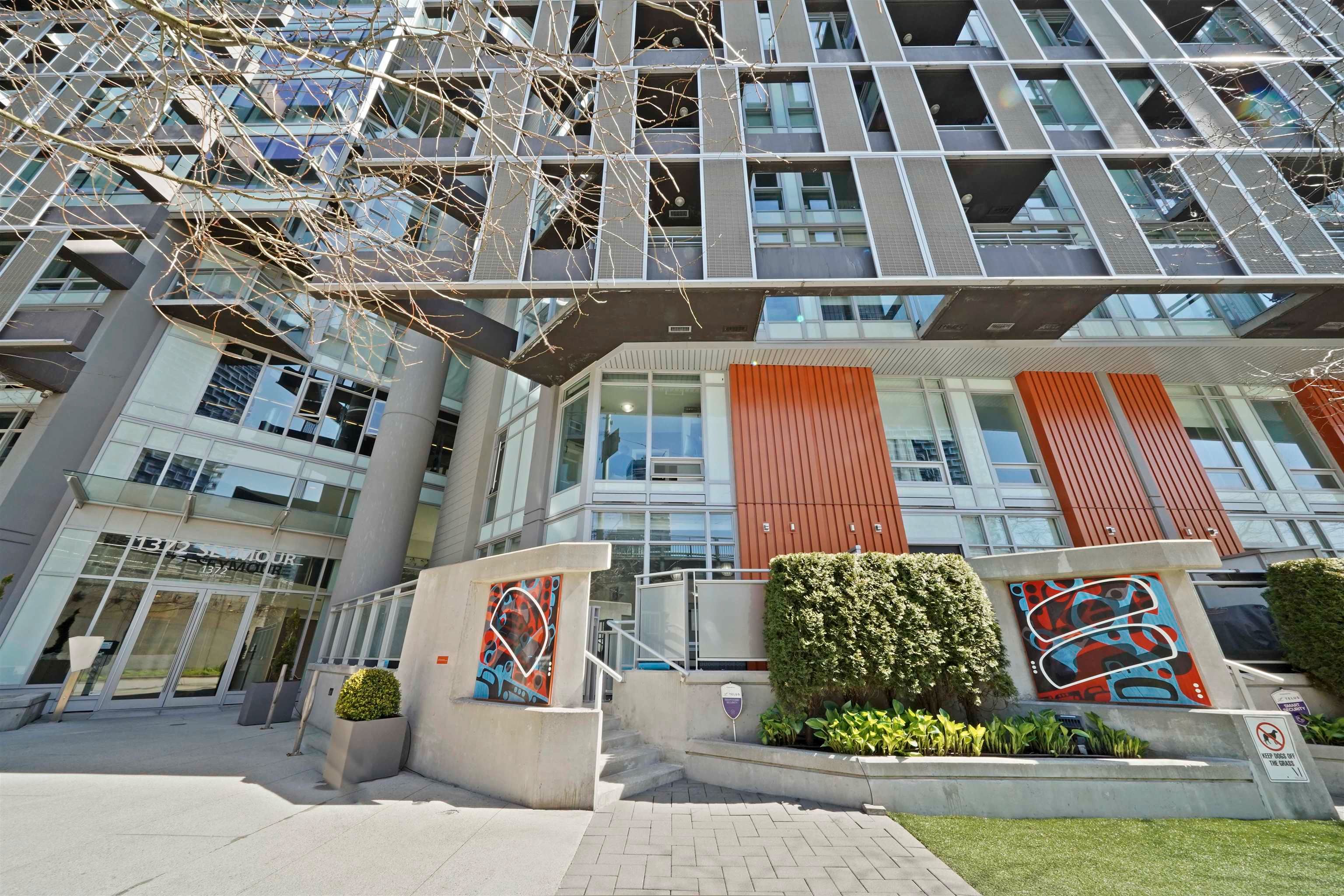 Main Photo: 1378 SEYMOUR Street in Vancouver: Downtown VW Townhouse for sale in "The Mark by Onni" (Vancouver West)  : MLS®# R2772853
