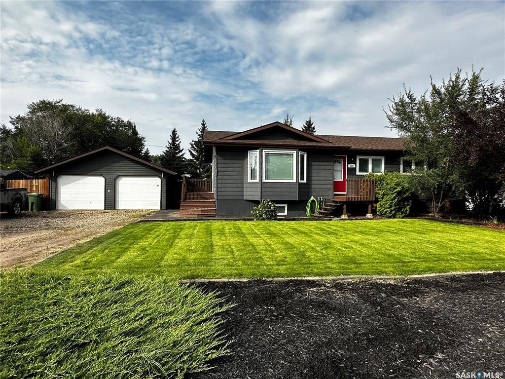 Main Photo: 322 30th Street in Battleford: Residential for sale : MLS®# SK944946