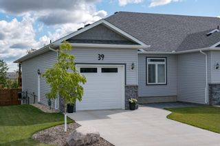 Photo 2: 39 Crystal Drive: Oakbank Single Family Attached for sale (R04)  : MLS®# 1925042