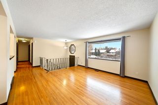Photo 8: 3411 Bowmanten Place NW in Calgary: Bowness Detached for sale : MLS®# A2011443