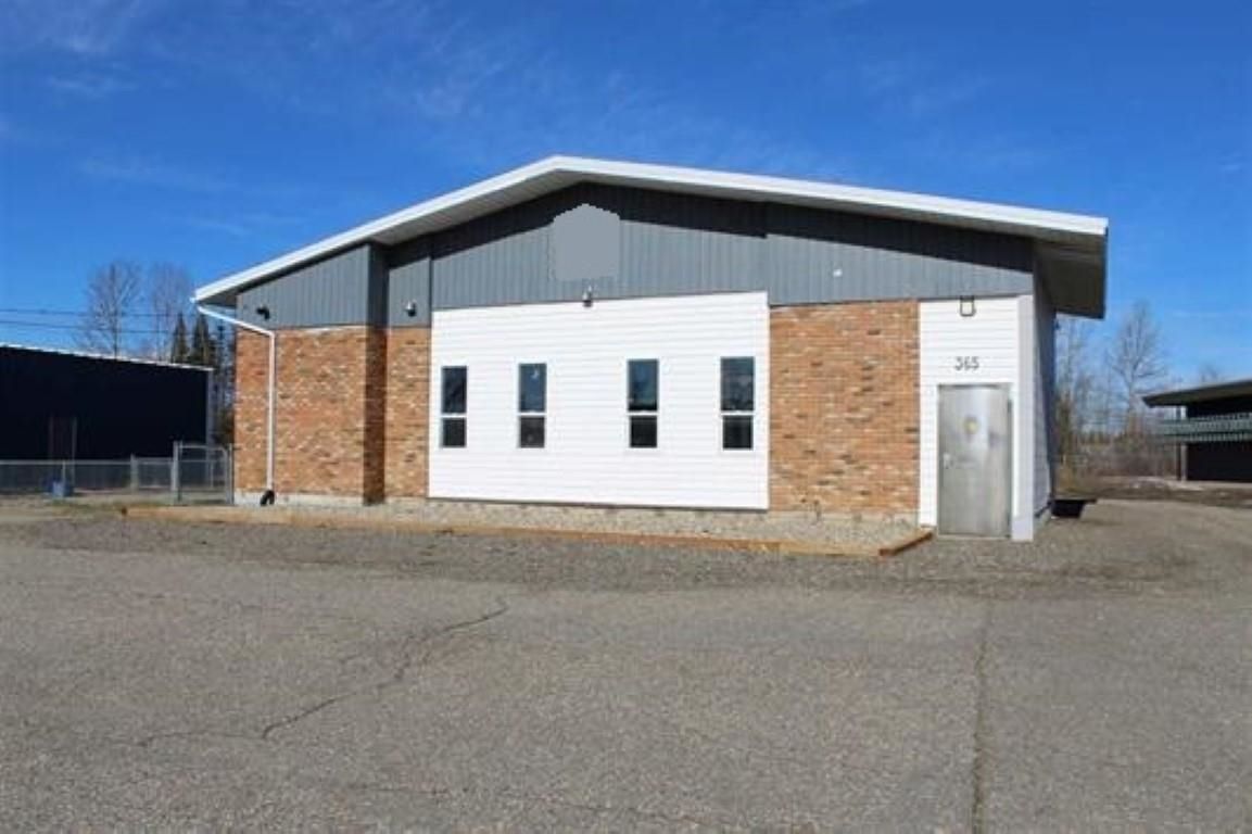 Main Photo: 365 SKEENA Drive in Mackenzie: Mackenzie -Town Office for sale (Mackenzie (Zone 69))  : MLS®# C8035993