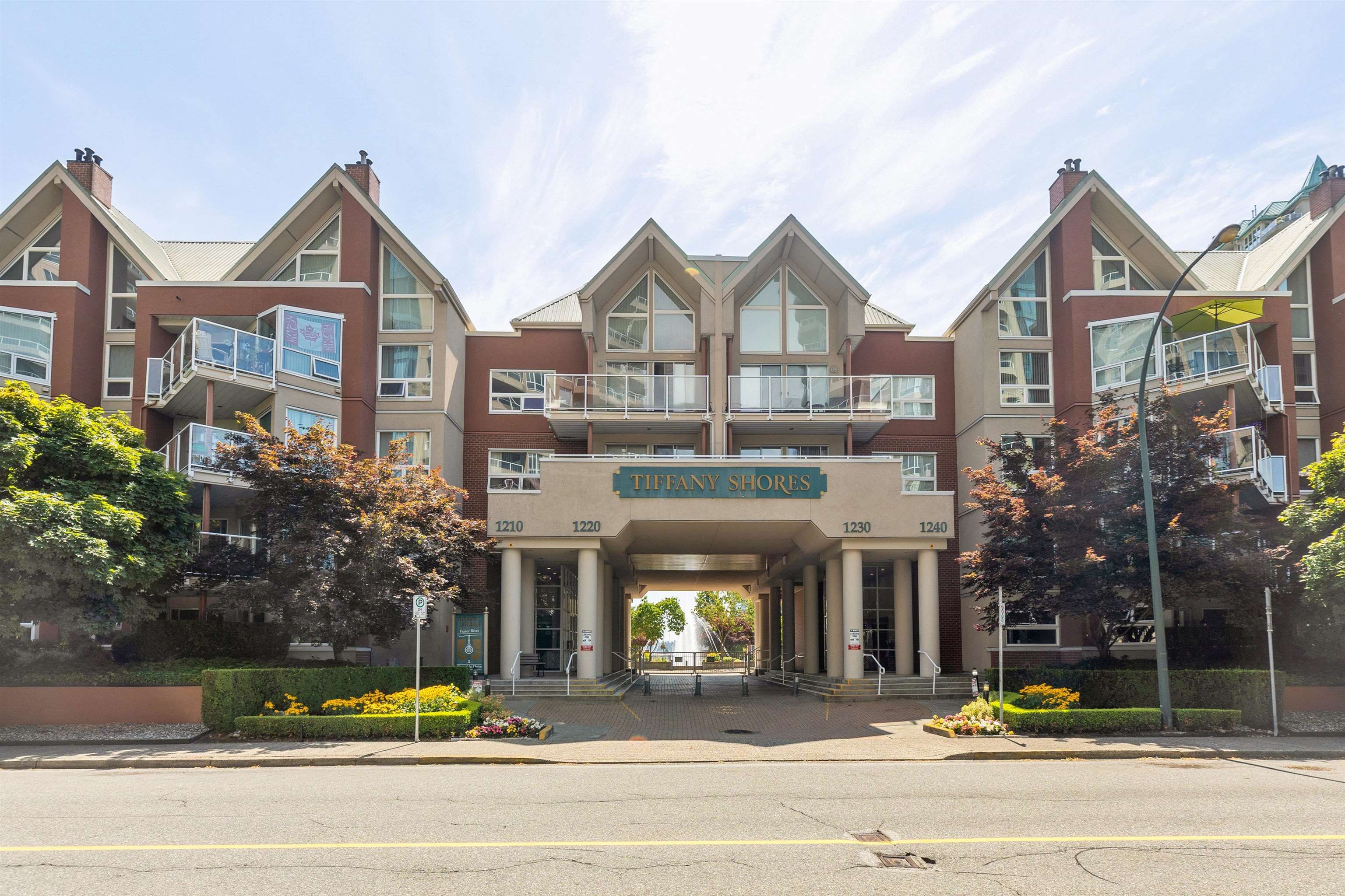 Main Photo: 204B 1210 QUAYSIDE Drive in New Westminster: Quay Condo for sale in "Tiffany Shores" : MLS®# R2803115