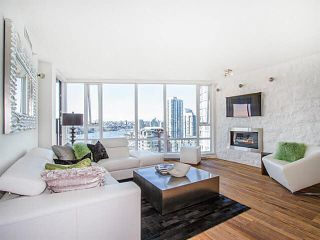 Photo 6: 2203 8 SMITHE Mews in Vancouver: Yaletown Condo for sale in "FLAGSHIP" (Vancouver West)  : MLS®# V1109276
