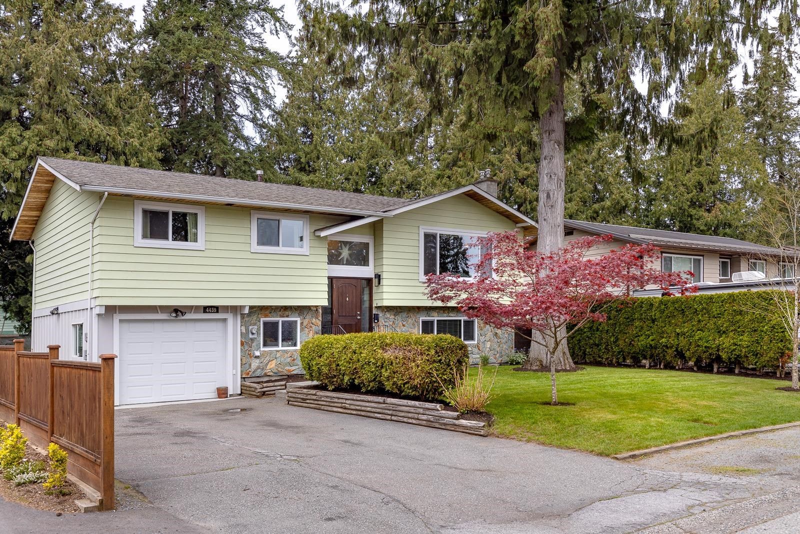 Main Photo: 4439 202A Street in Langley: Langley City House for sale : MLS®# R2775026