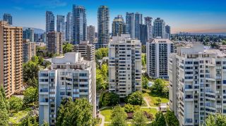 Photo 15: 1606 4300 MAYBERRY Street in Burnaby: Metrotown Condo for sale in "TIMES SQUARE" (Burnaby South)  : MLS®# R2705826