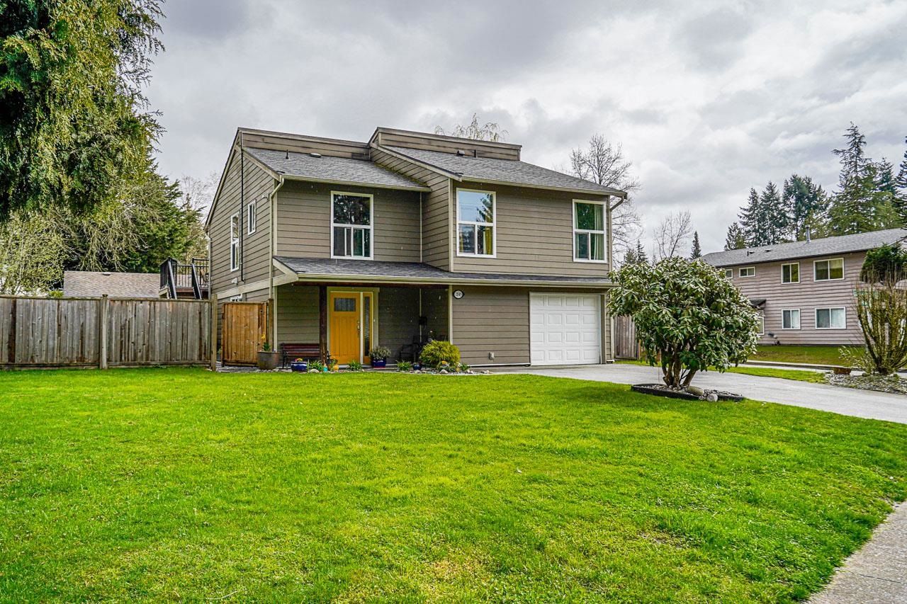 Main Photo: 1045 HOY Street in Coquitlam: Meadow Brook House for sale : MLS®# R2673585