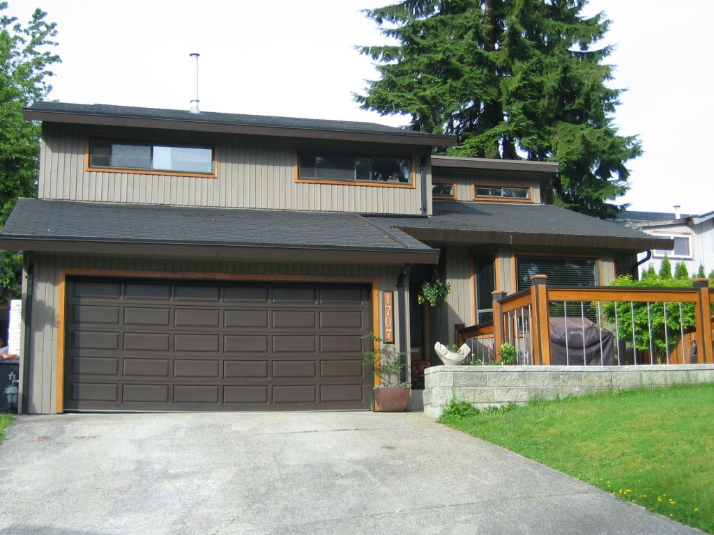 Main Photo: 1707 HEATHER Place in Port Moody: Mountain Meadows House for sale in "Mountain Meadows" : MLS®# V1064963