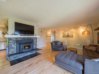 Photo 2: 1231 Pearce Cres in VICTORIA: SE Blenkinsop House for sale (Saanich East)  : MLS®# 785856