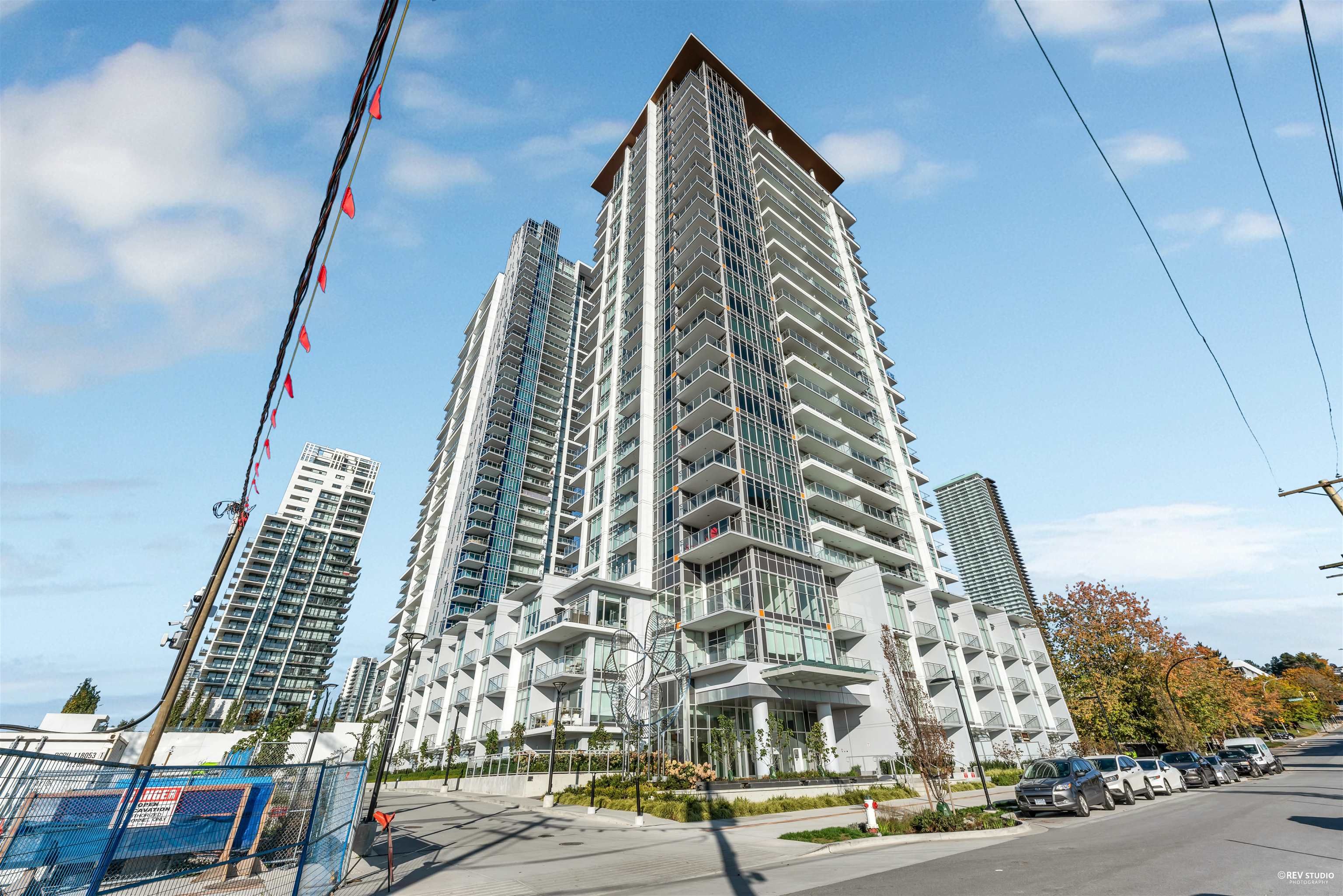 Main Photo: 1509 2351 BETA Avenue in Burnaby: Brentwood Park Condo for sale in "STARLING AT LUMINA" (Burnaby North)  : MLS®# R2814288