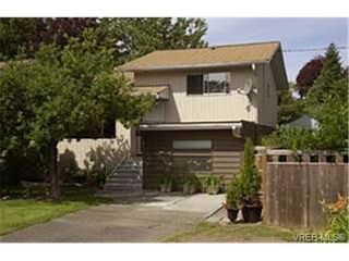 Photo 1:  in VICTORIA: SE Cedar Hill Half Duplex for sale (Saanich East)  : MLS®# 438729