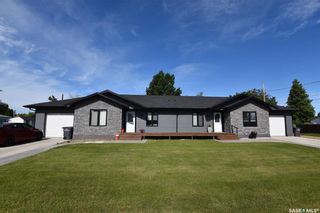 Photo 1: 601 9th Avenue West in Nipawin: Residential for sale : MLS®# SK903361
