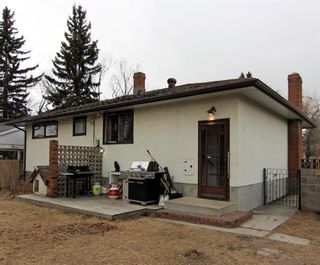 Photo 3: 218 Windermere Road SW in Calgary: Wildwood Detached for sale : MLS®# A1197376