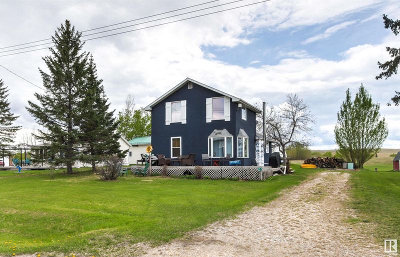FEATURED LISTING: 27 Lakeview Avenue Rural Parkland County