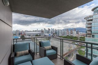 Photo 4: 2205 1128 QUEBEC Street in Vancouver: Mount Pleasant VE Condo for sale (Vancouver East)  : MLS®# R2079685