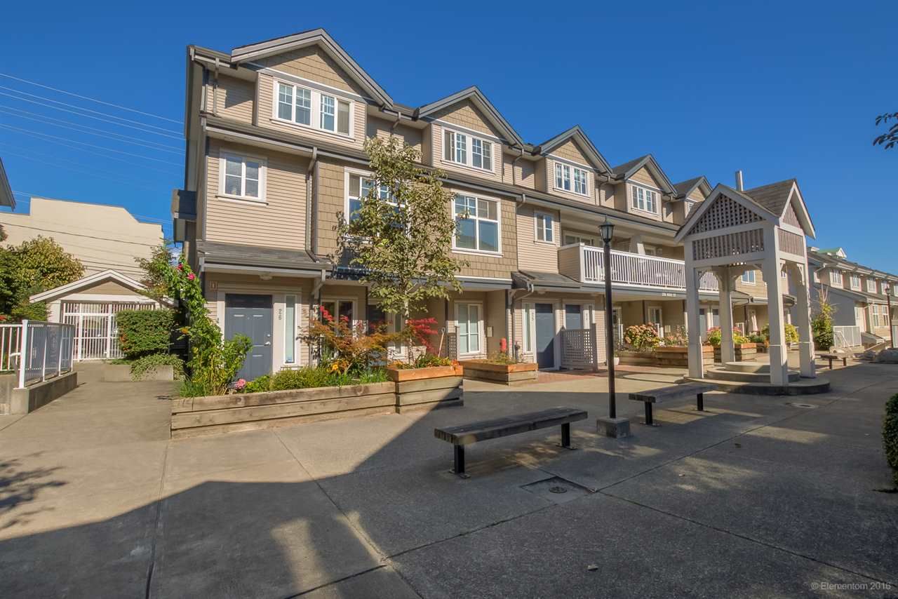 Main Photo: 26 230 TENTH Street in New Westminster: Uptown NW Townhouse for sale in "COBBLESTONE WALK" : MLS®# R2107717