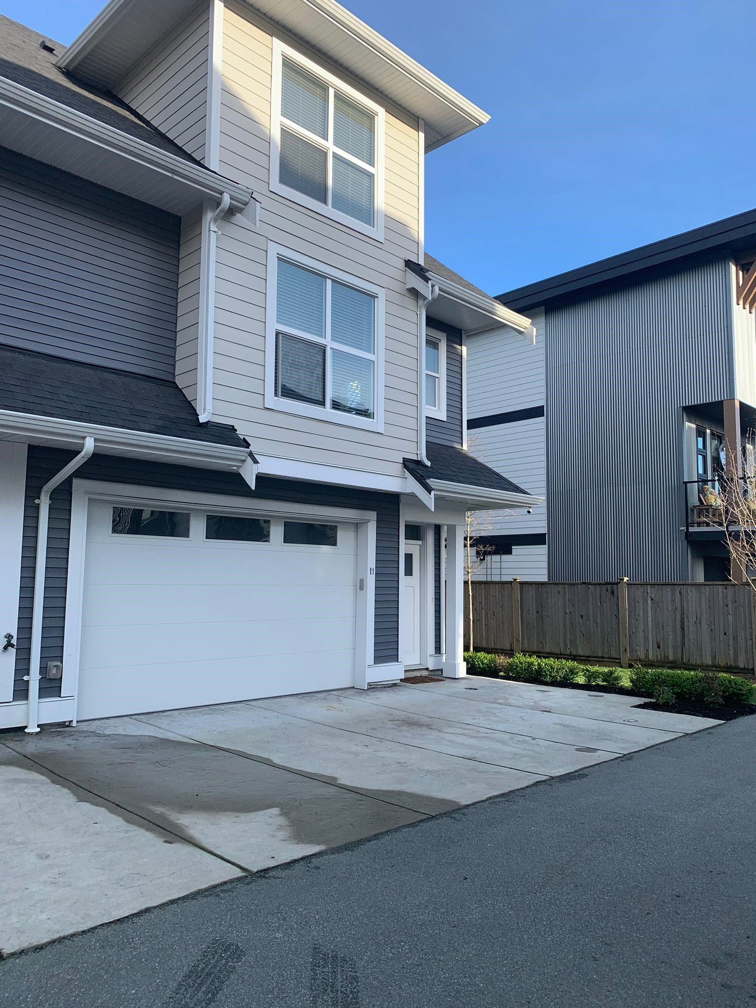 Main Photo: 11 45395 SPADINA Avenue in Chilliwack: Chilliwack W Young-Well Townhouse for sale in "ROSE GARDEN PARK" : MLS®# R2640417