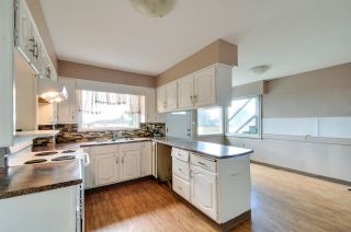 Photo 5: 5588 CLINTON Street in Burnaby: South Slope House for sale (Burnaby South)  : MLS®# R2158598
