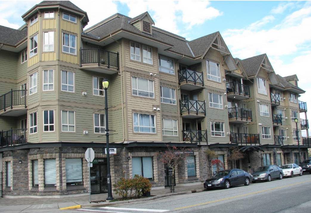 Main Photo: 103 38003 SECOND Avenue in Squamish: Downtown SQ Condo for sale in "Squamish Pointe" : MLS®# R2520650