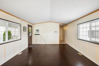 Photo 17: 402 1840 160 Street in Surrey: King George Corridor Manufactured Home for sale in "BREAKAWAY BAYS" (South Surrey White Rock)  : MLS®# R2734492